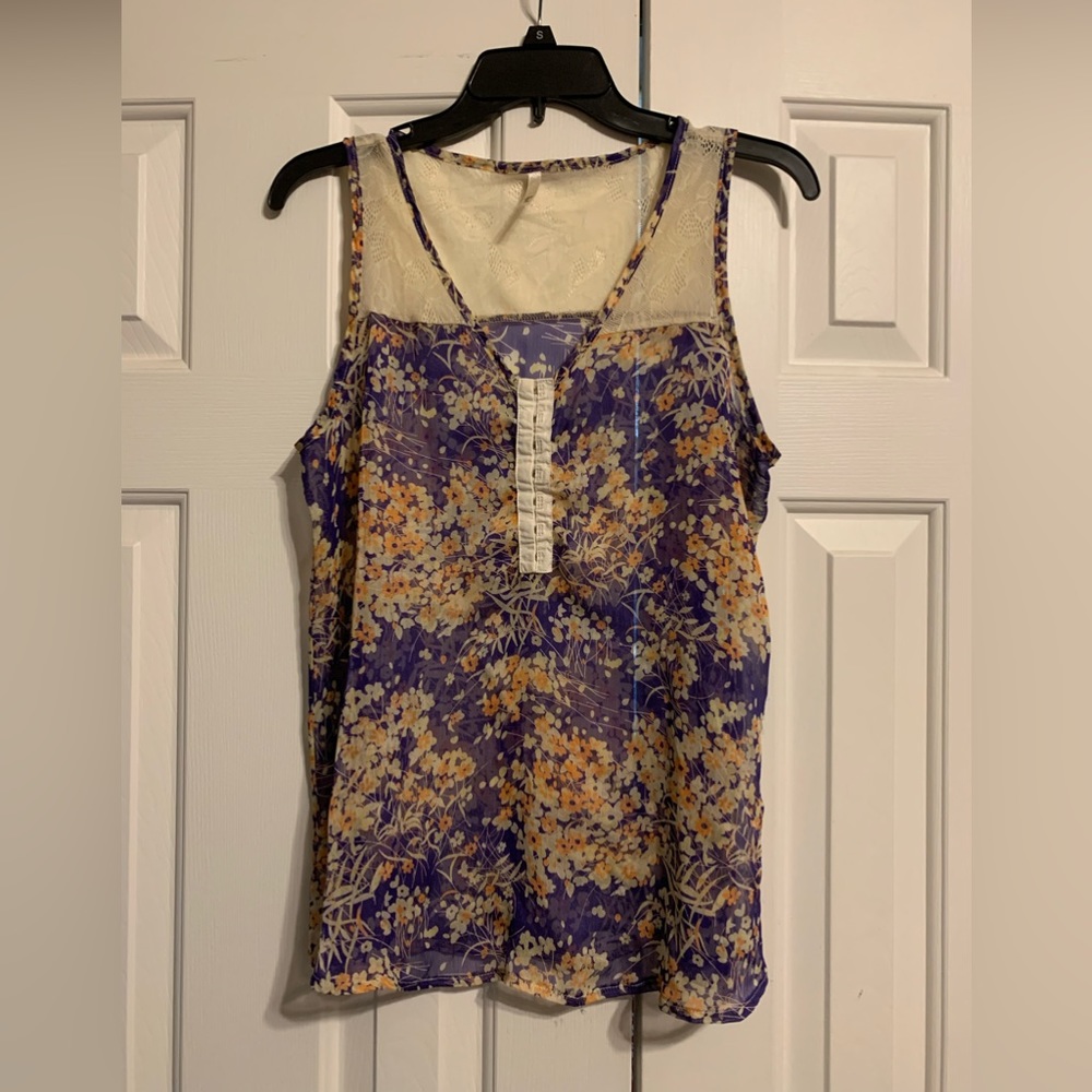 Woman’s sleeveless top